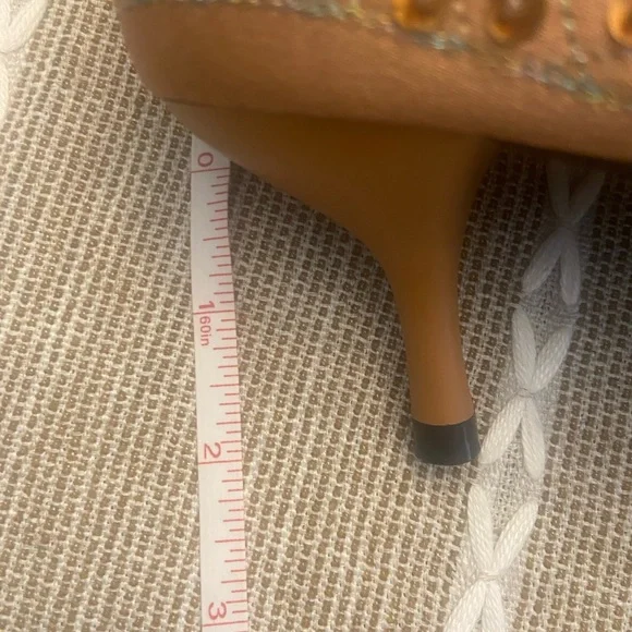 TOP Moda Tan Sequenced 2 inch Pointy Toe Women’s Pumps Size 8. - Picture 6 of 6